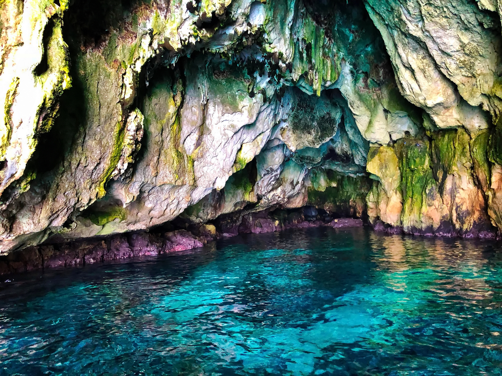 Lo splendore delle grotte della Sicilia